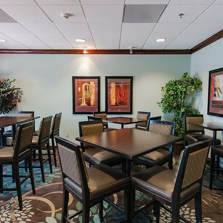 Staybridge Suites Wilmington East By Ihg Kültér fotó
